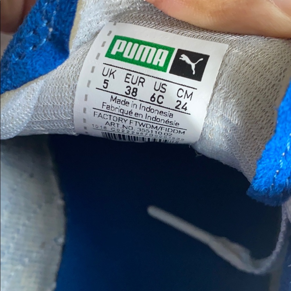 Sneakers - Picture 3 of 4